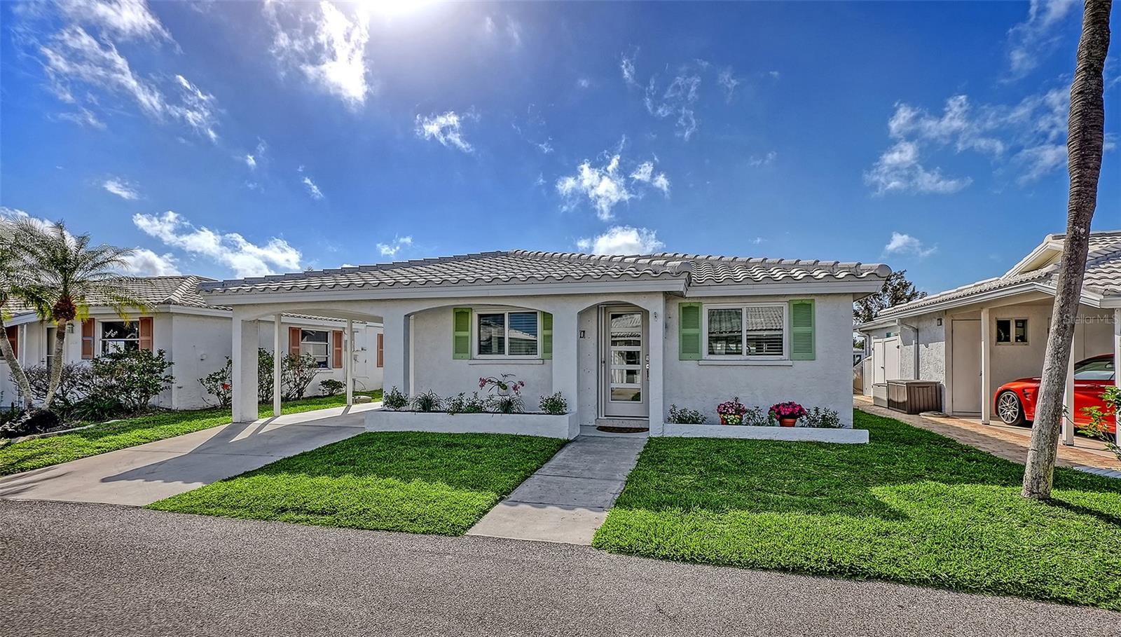 900 Spanish Dr N Property Photo 2