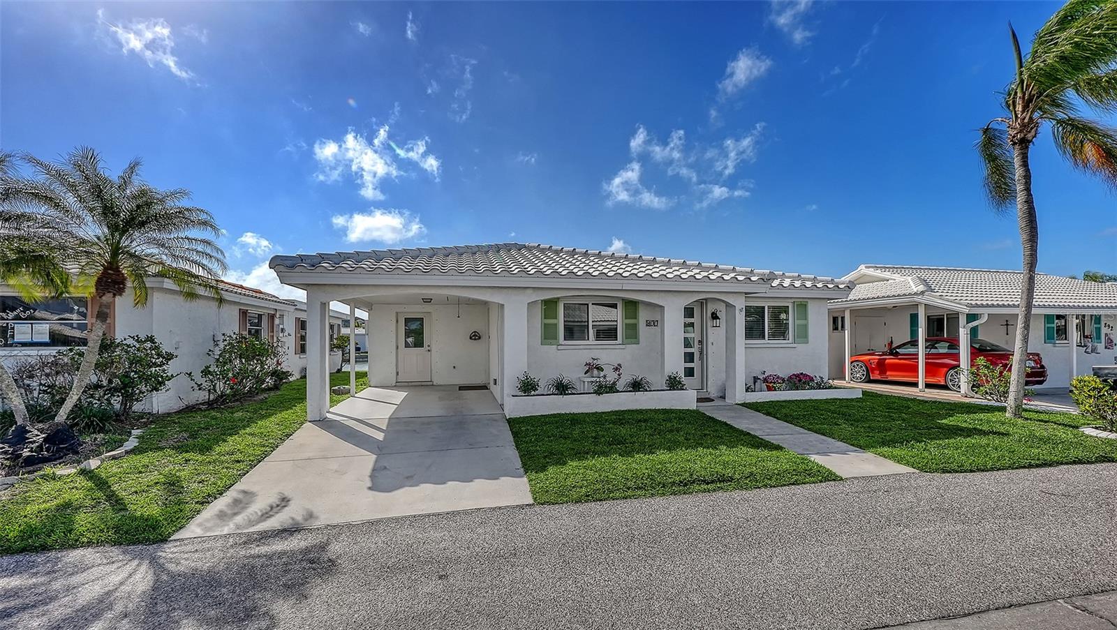 900 Spanish Dr N Property Photo 3
