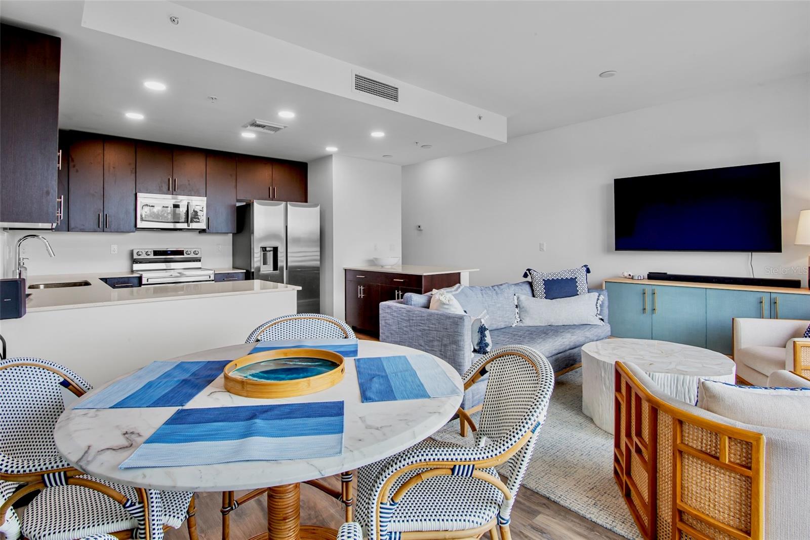 1709 N Tamiami Trl #416 Property Photo 6