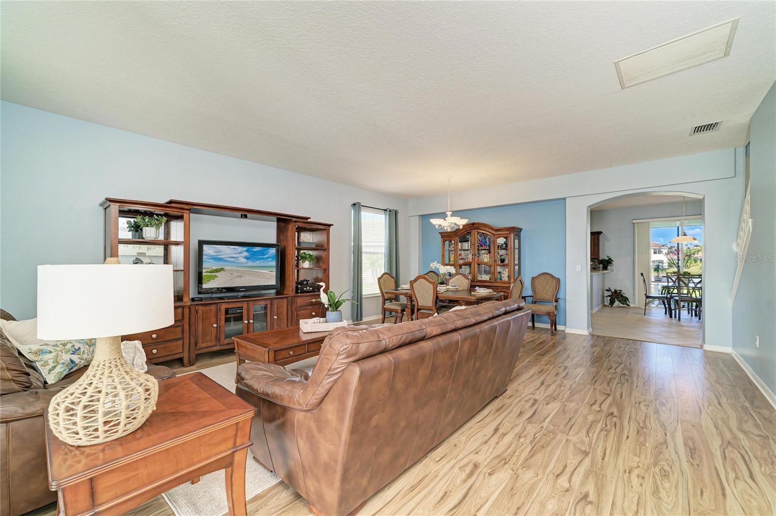 9035 Willowbrook Cir Property Photo 7