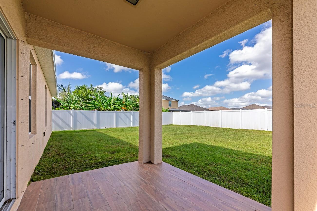 15517 Rose Grove Dr Property Photo 3