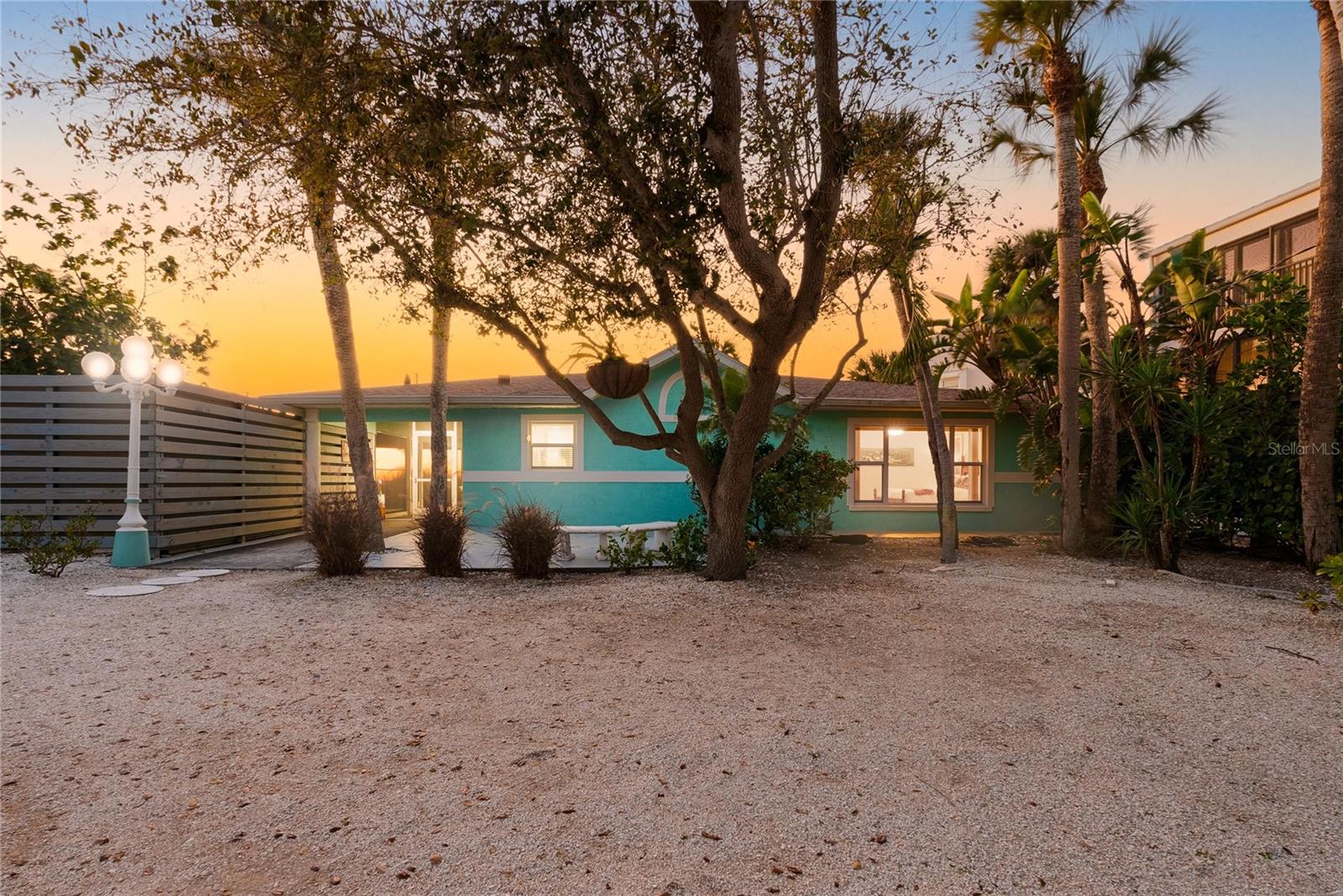 2630 N Beach Rd Property Photo 4