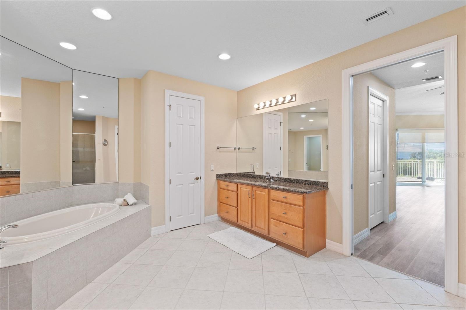 6100 Jessie Harbor Dr #202 Property Photo 54