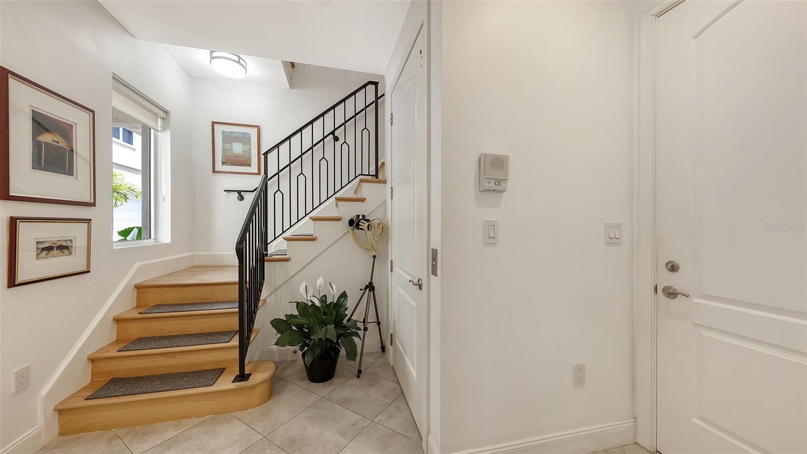 235 Cocoanut Ave #128e Property Photo 7
