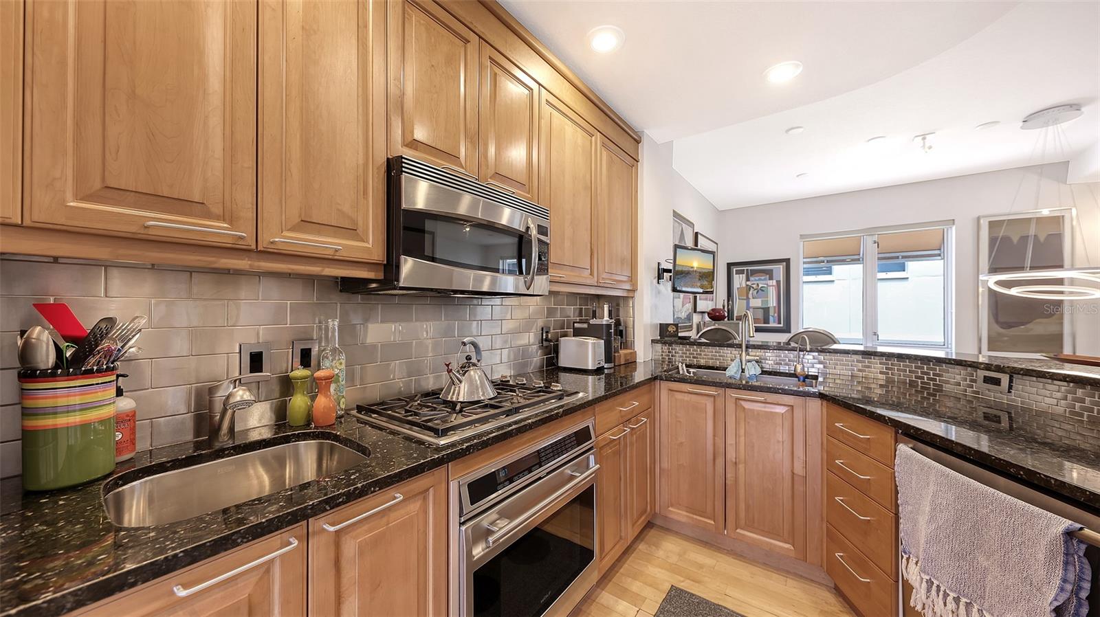 235 Cocoanut Ave #128e Property Photo 16