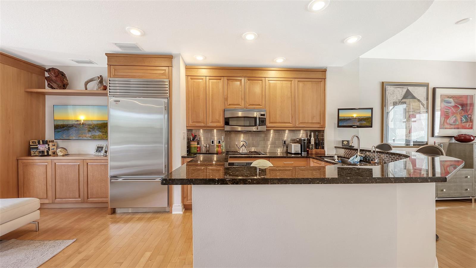 235 Cocoanut Ave #128e Property Photo 18