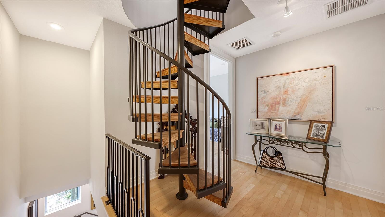 235 Cocoanut Ave #128e Property Photo 27