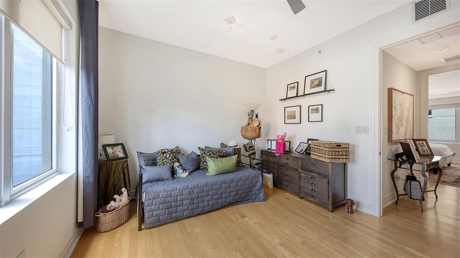235 Cocoanut Ave #128e Property Photo 29