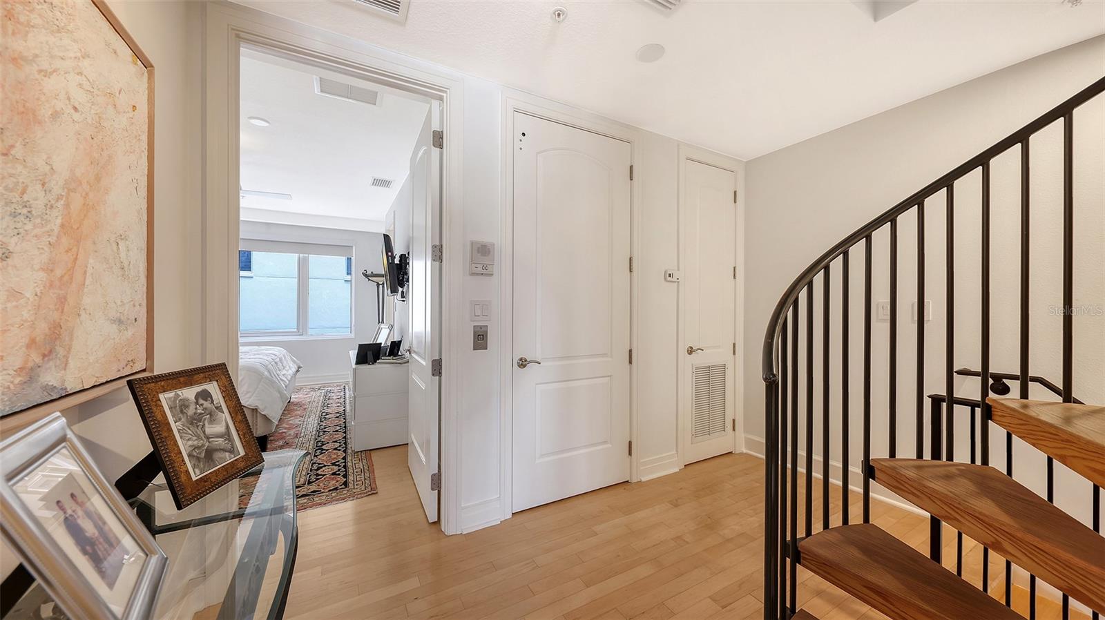 235 Cocoanut Ave #128e Property Photo 32