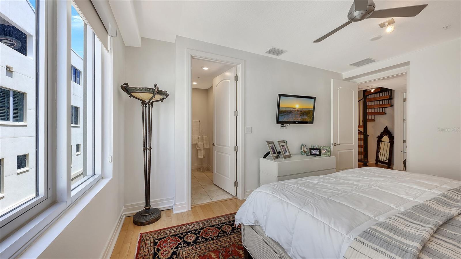 235 Cocoanut Ave #128e Property Photo 37