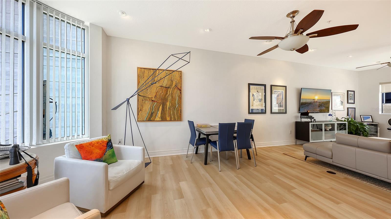 235 Cocoanut Ave #128e Property Photo 44