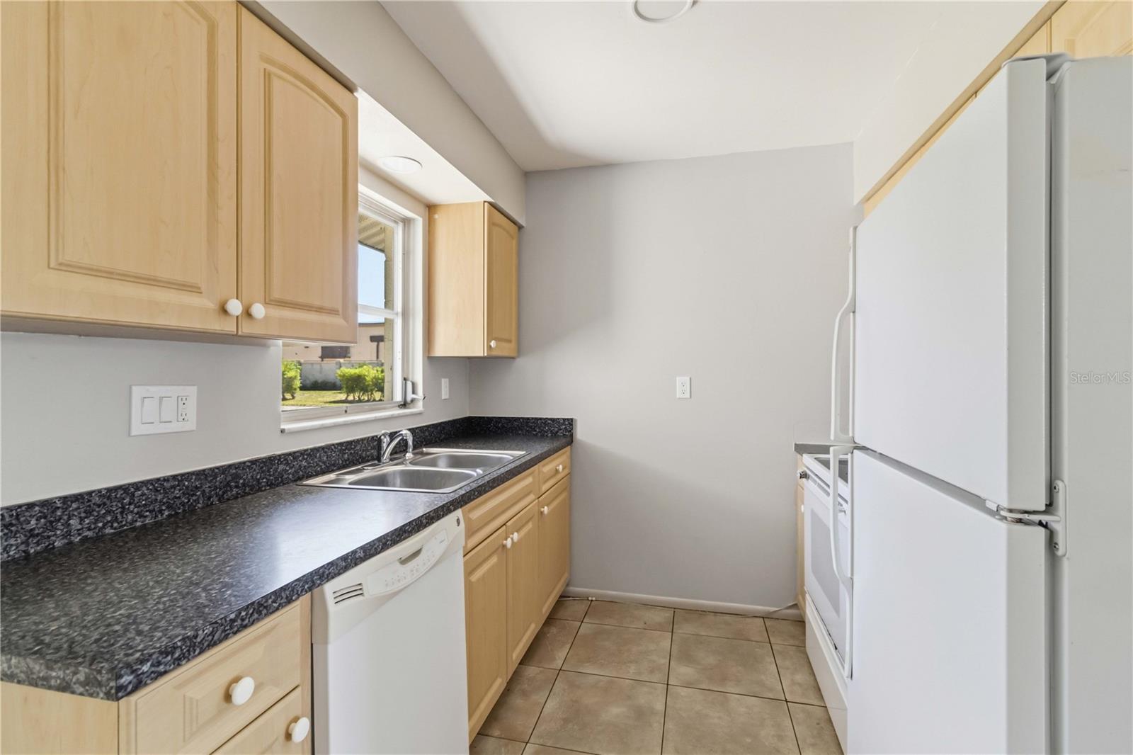 304 Lantana Ave Property Photo 6