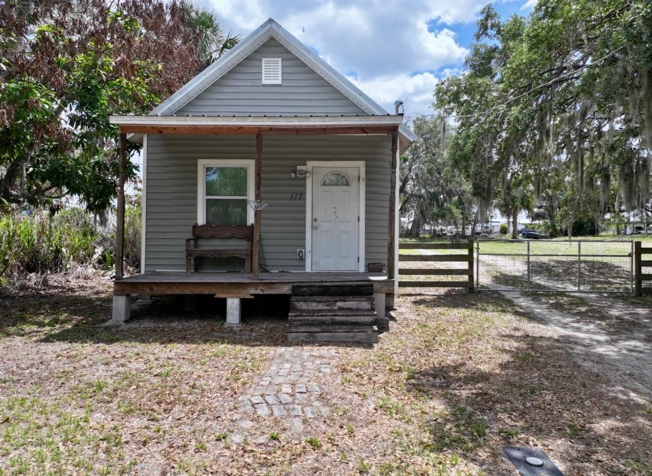 117 S Manatee Ave Property Photo 9