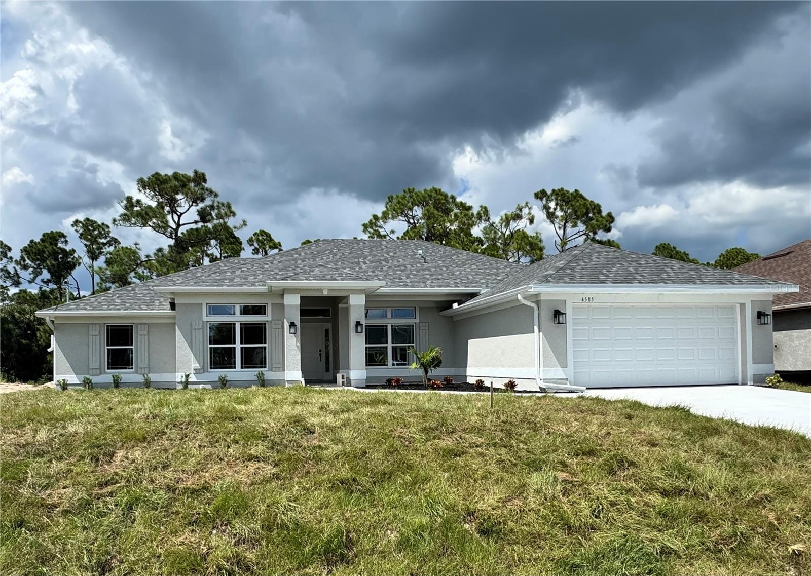 4585 FERNWAY DR. Property Photo 1