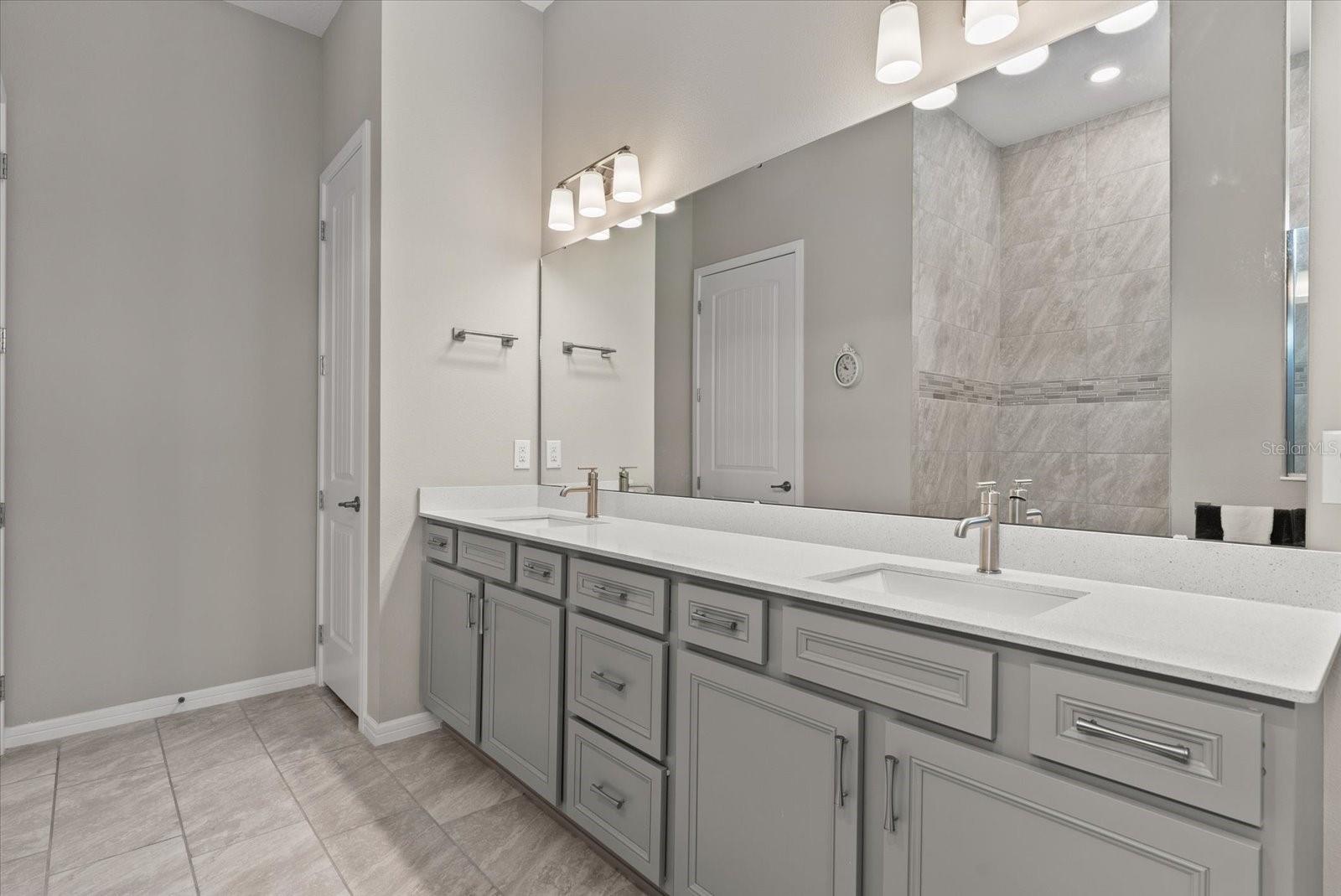 8510 Coastal Palms Gln Property Photo 29
