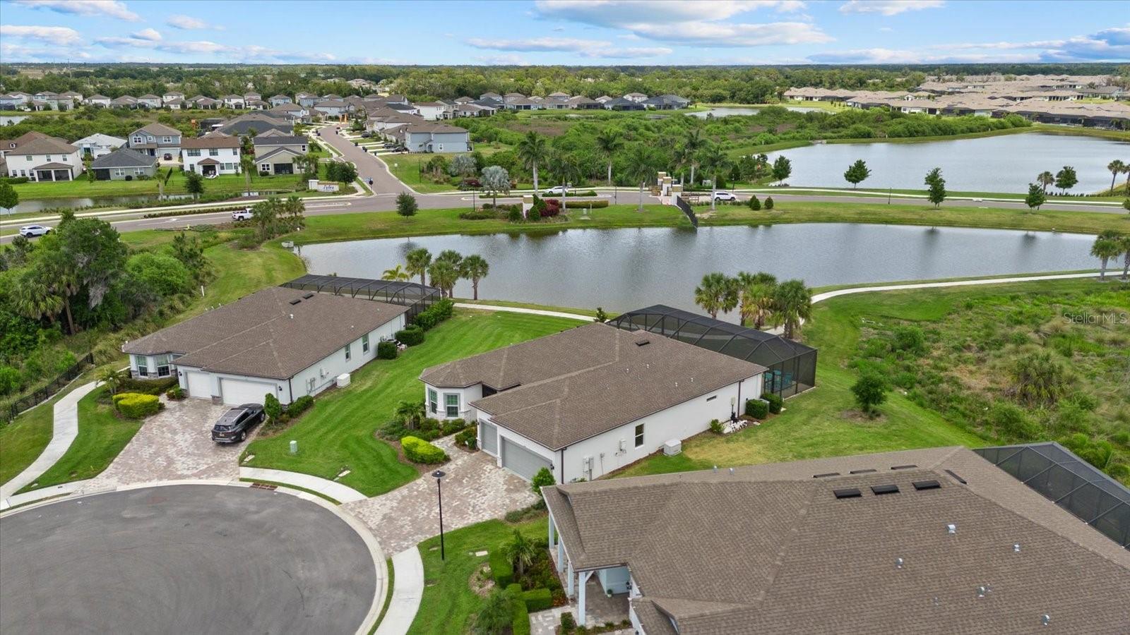 8510 Coastal Palms Gln Property Photo 51