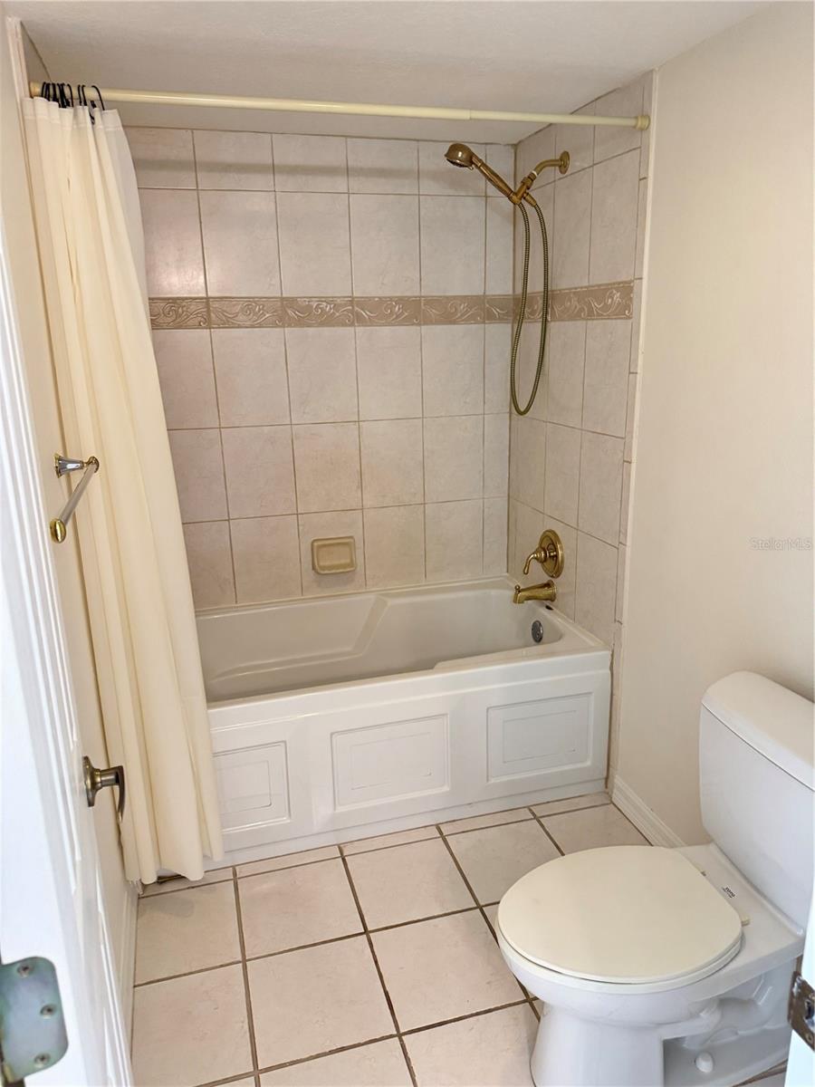 204 3rd St W #204 Property Photo 15