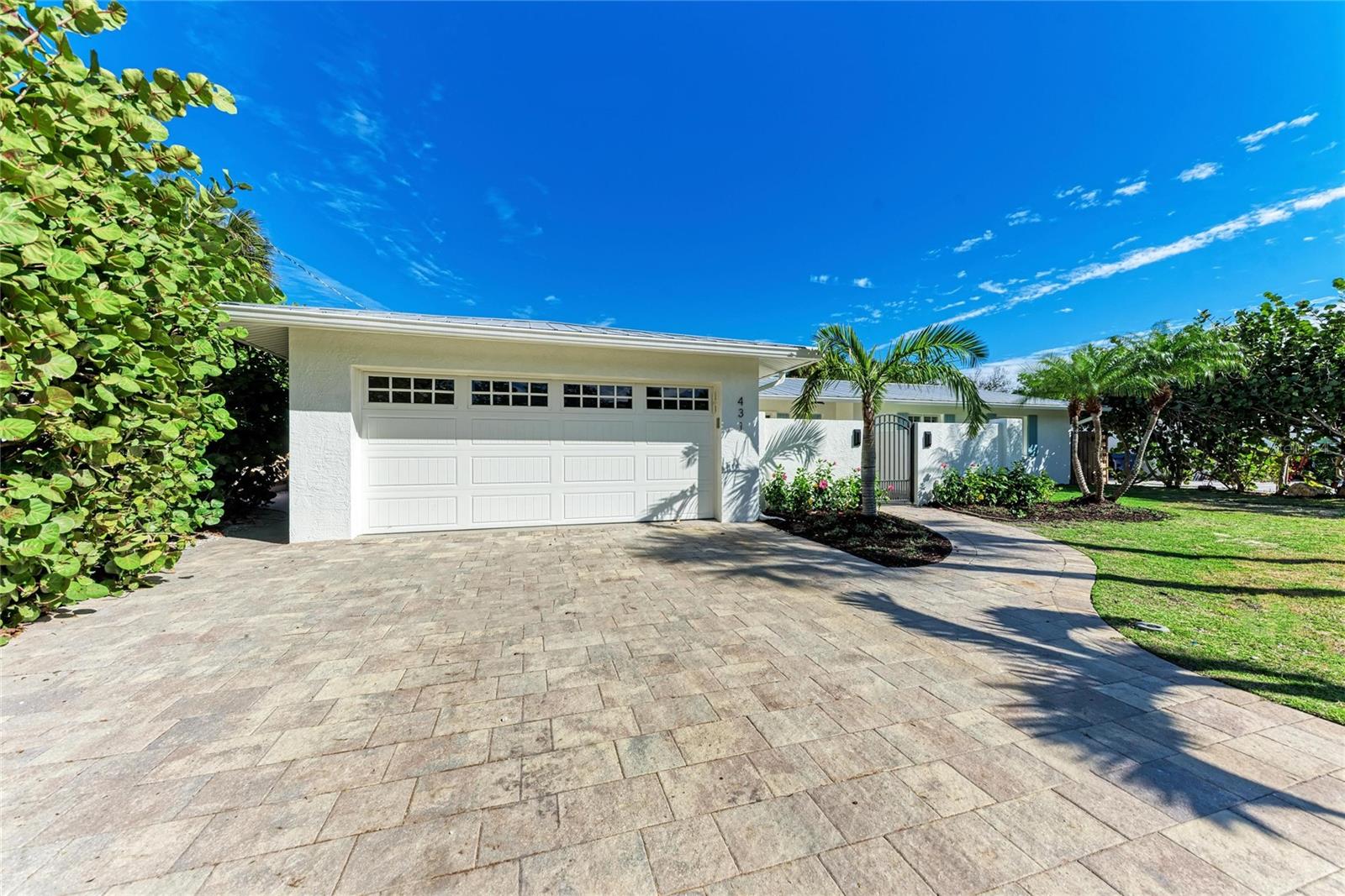 431 Island Cir Property Photo 2