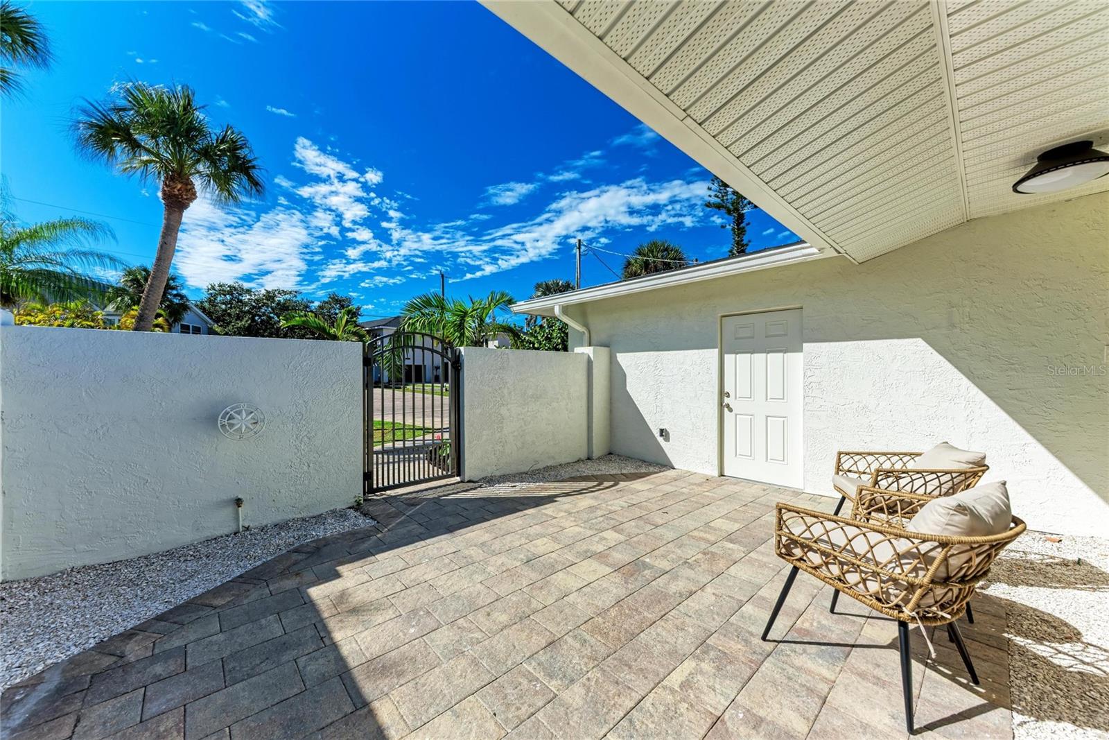 431 Island Cir Property Photo 5