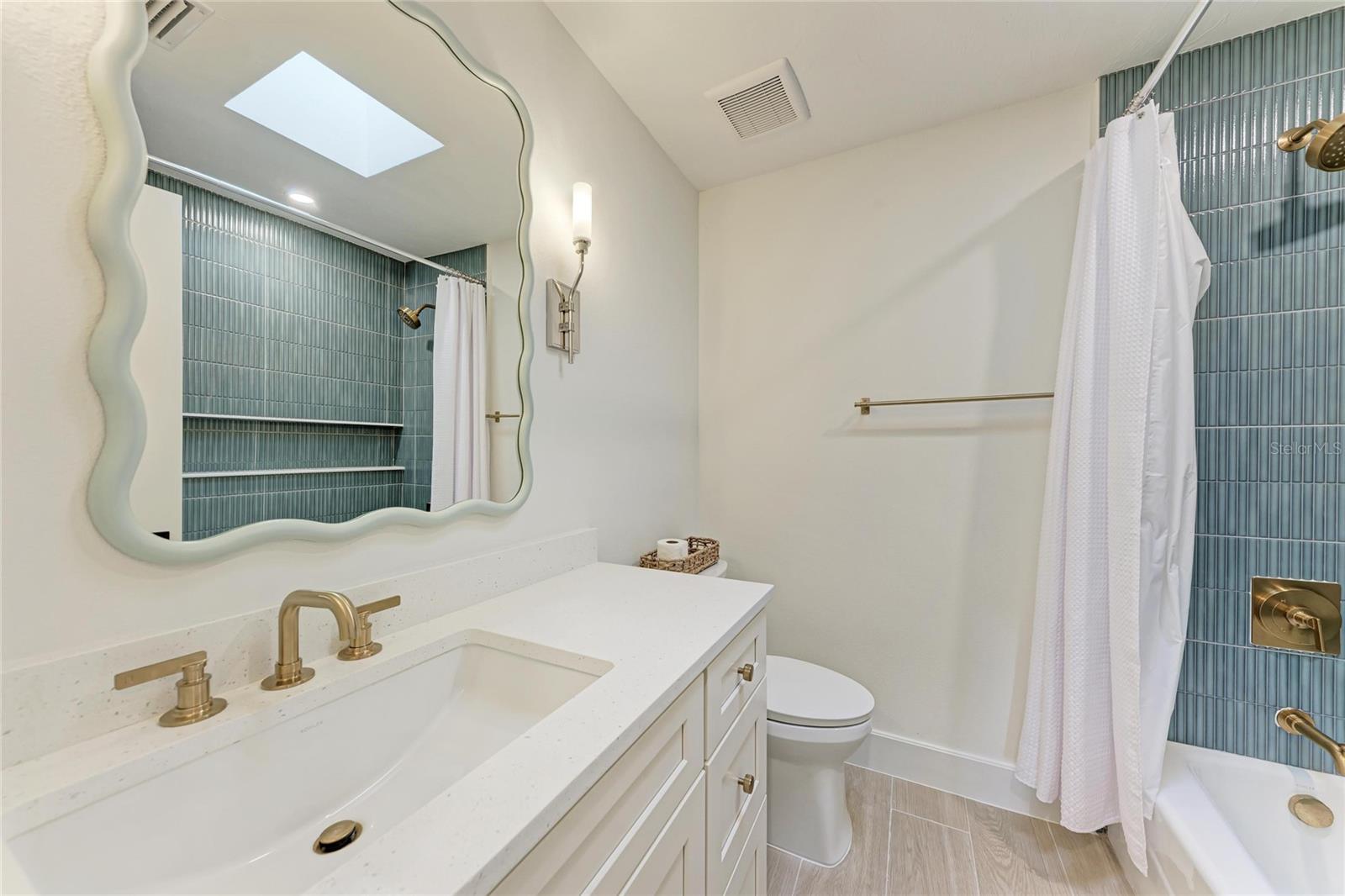 431 Island Cir Property Photo 34