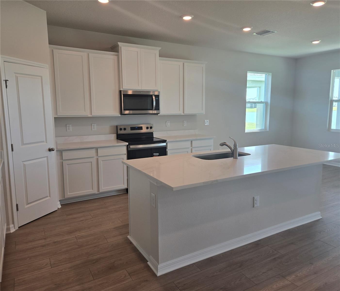 17131 James Trl Property Photo 5