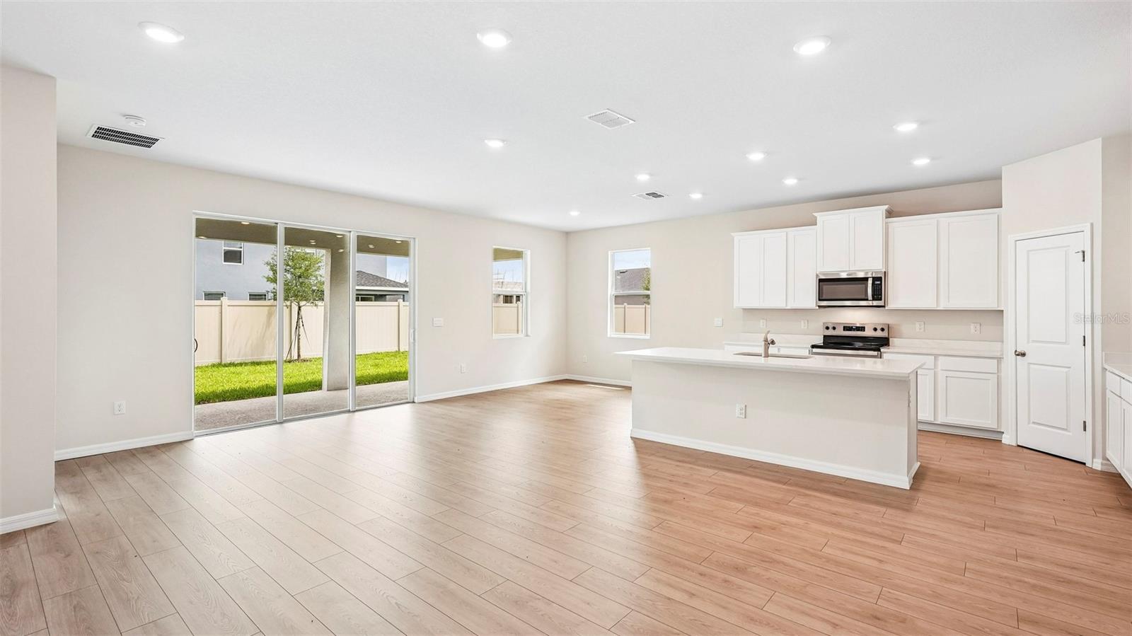 17131 James Trl Property Photo 9