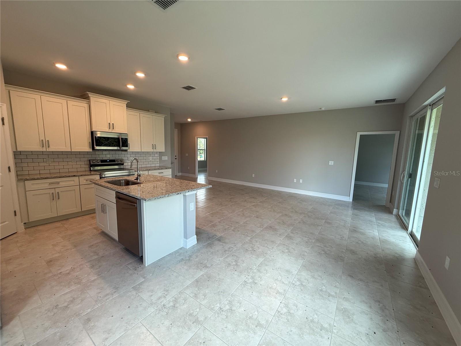 1275 Perry St Property Photo 7