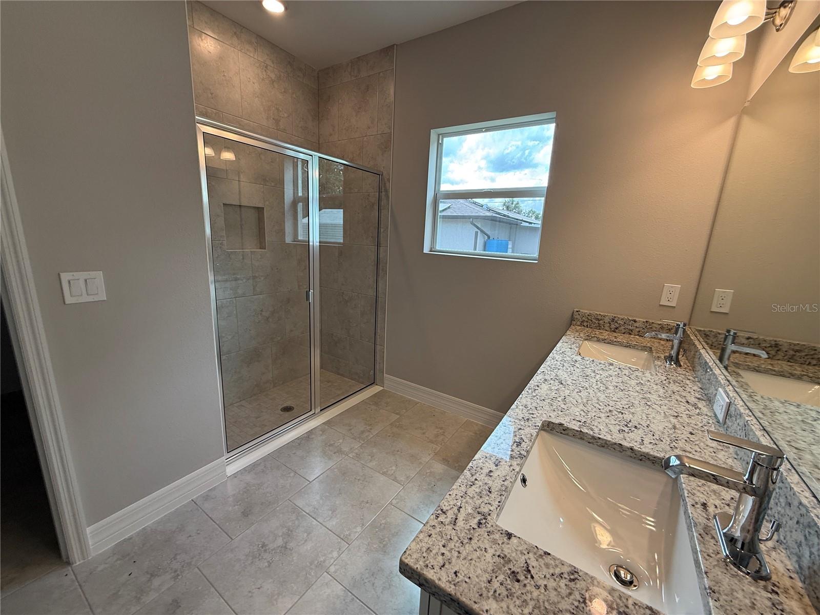 1275 Perry St Property Photo 10