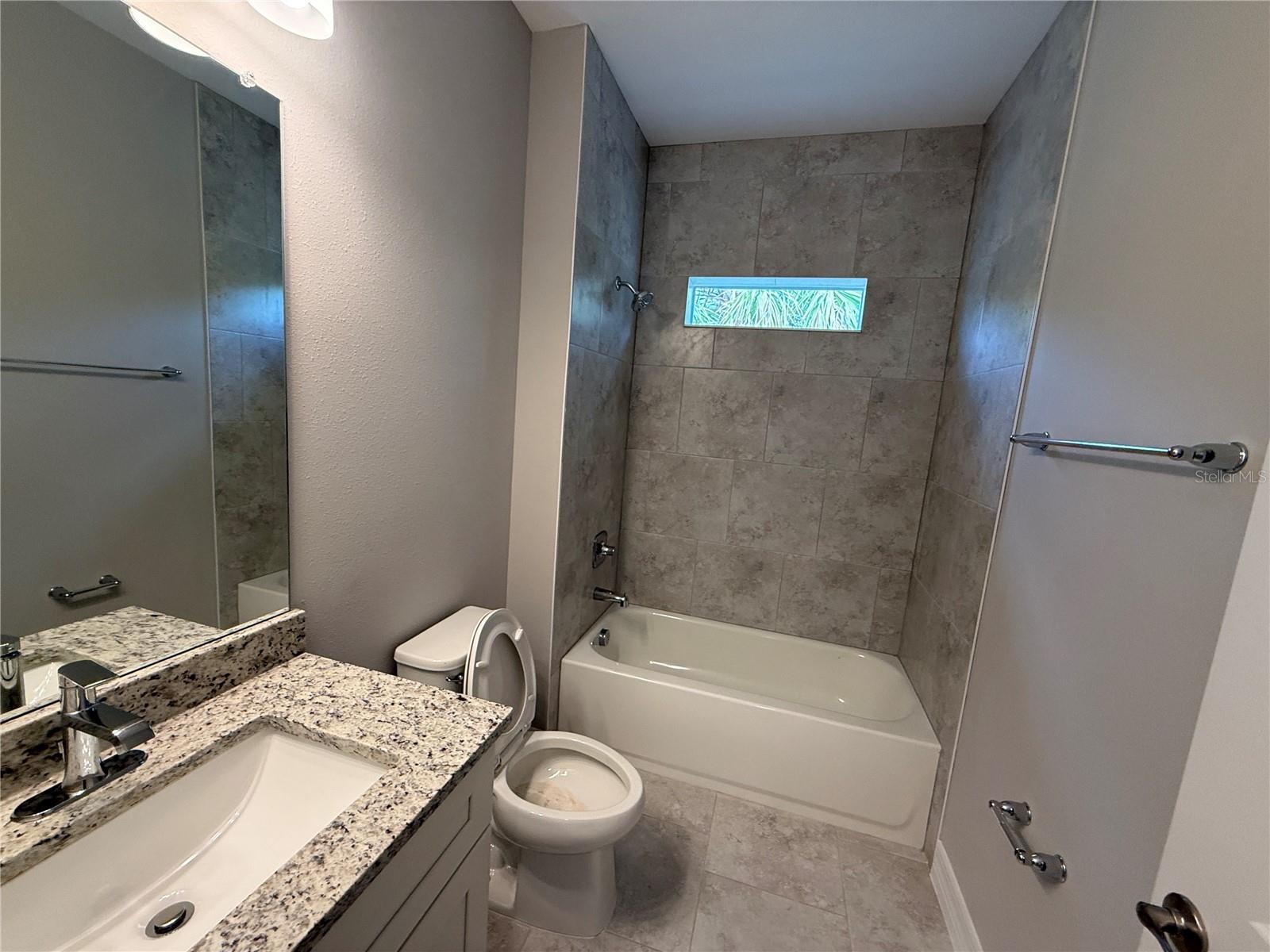 1275 Perry St Property Photo 16