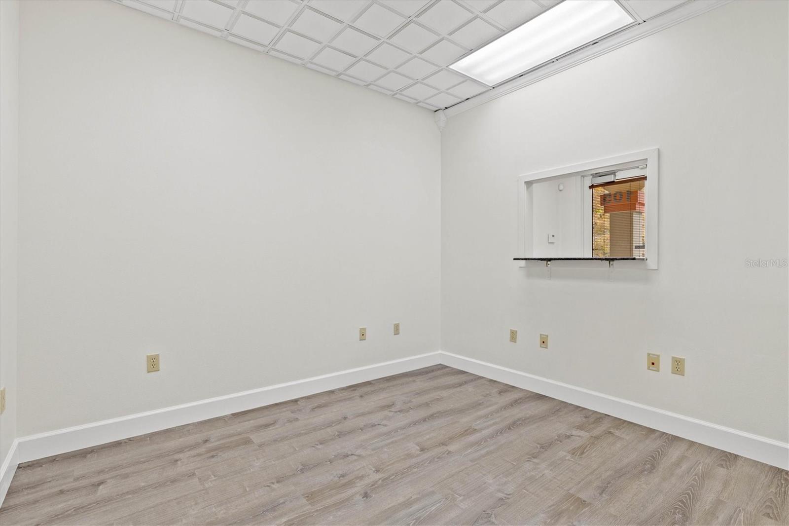 234 N Rhodes Ave #105 Property Photo 3