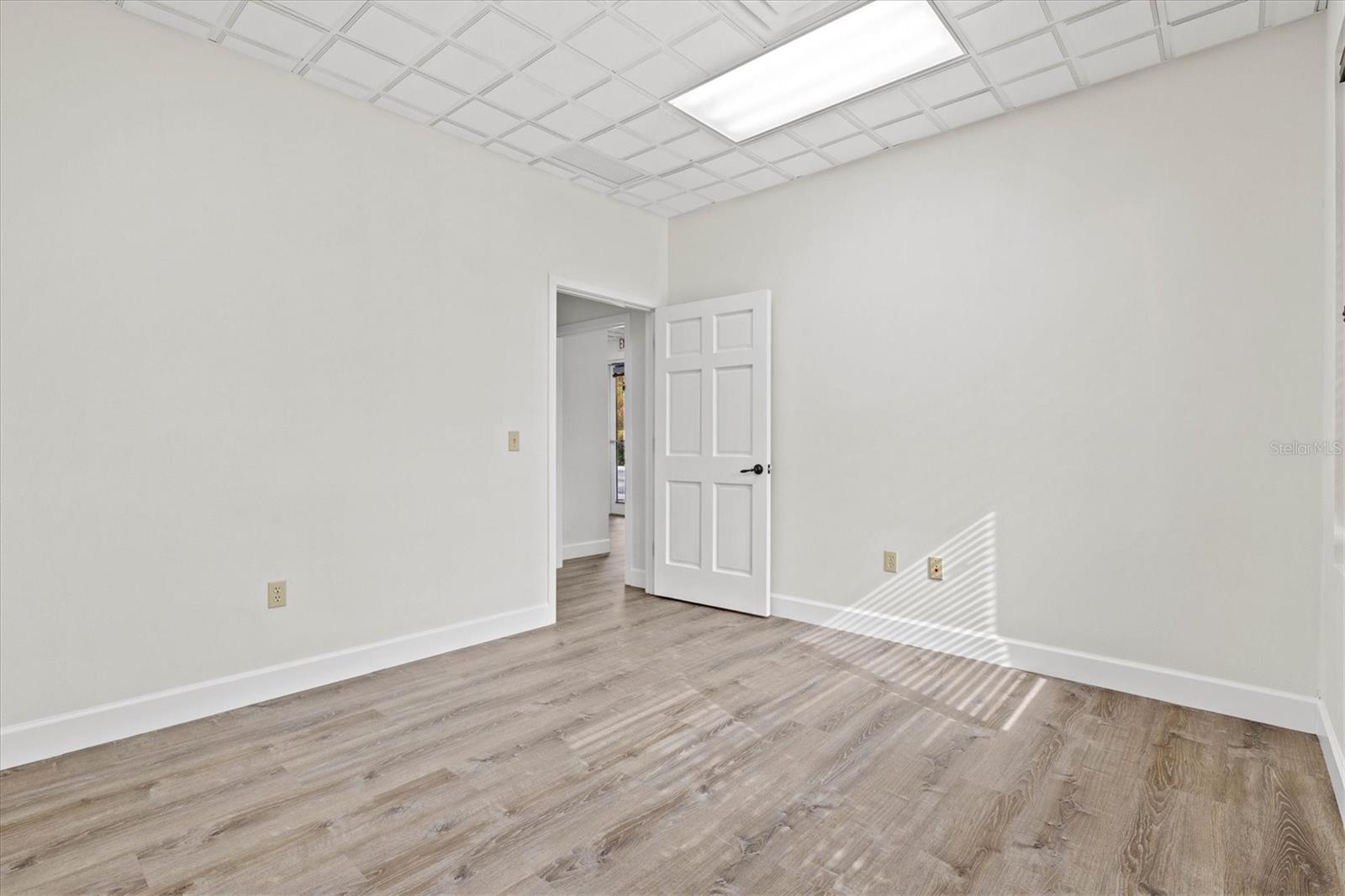 234 N Rhodes Ave #105 Property Photo 13