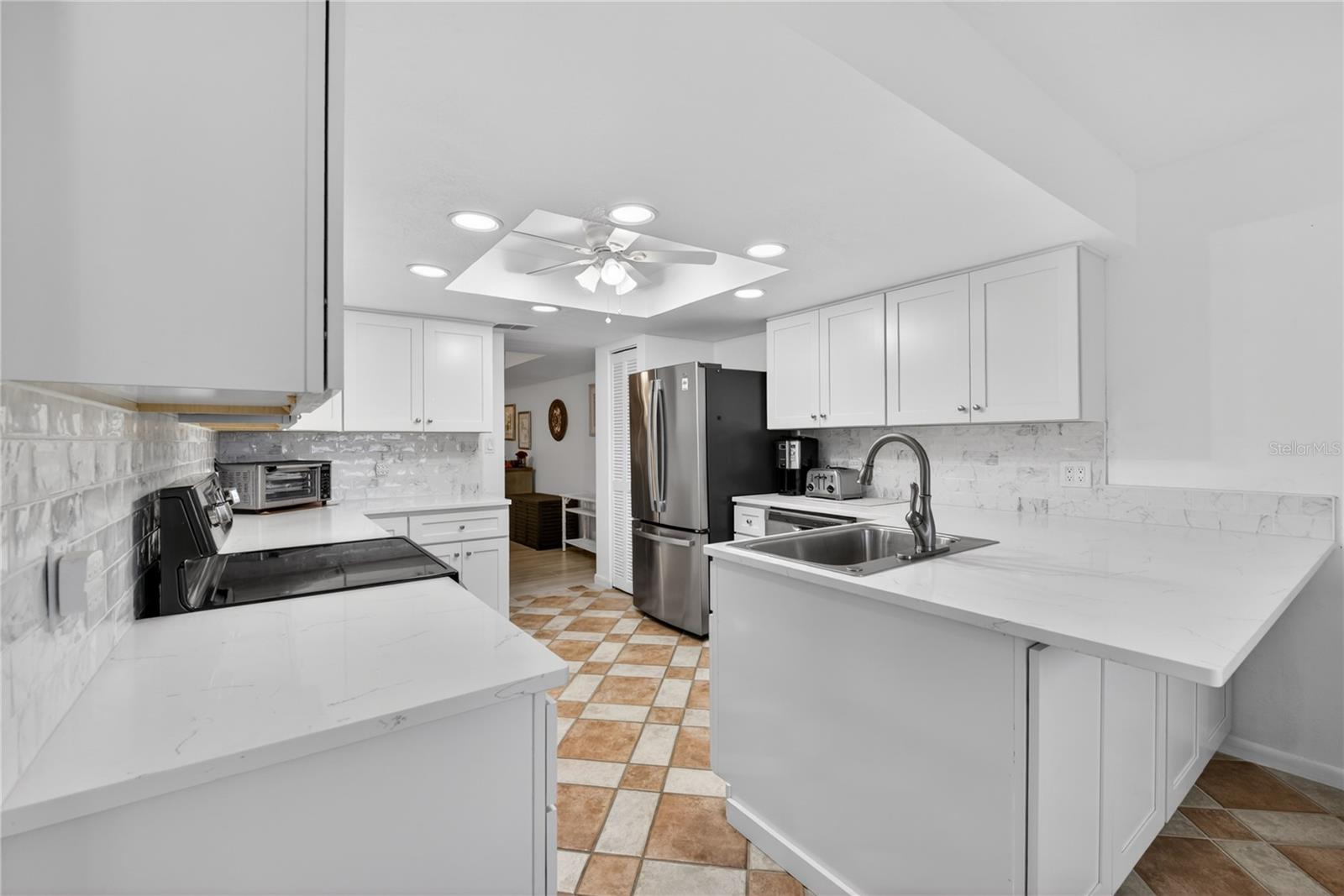 25188 Marion Ave #e208 Property Photo 5