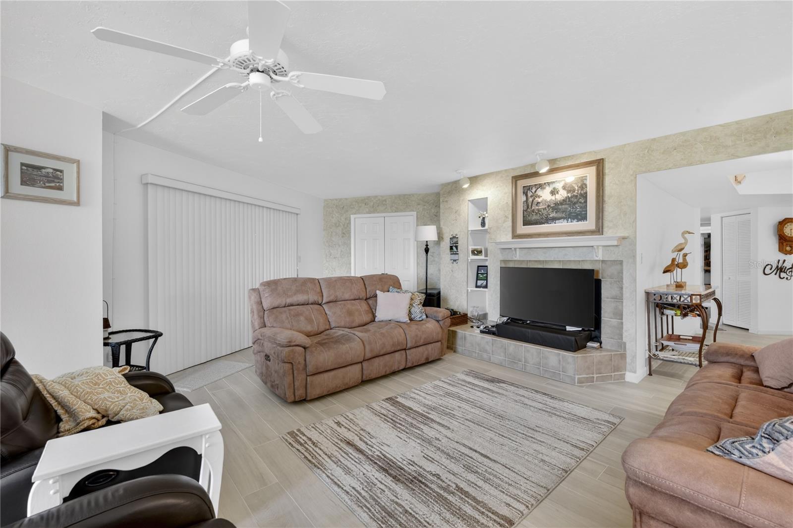 25188 Marion Ave #e208 Property Photo 17