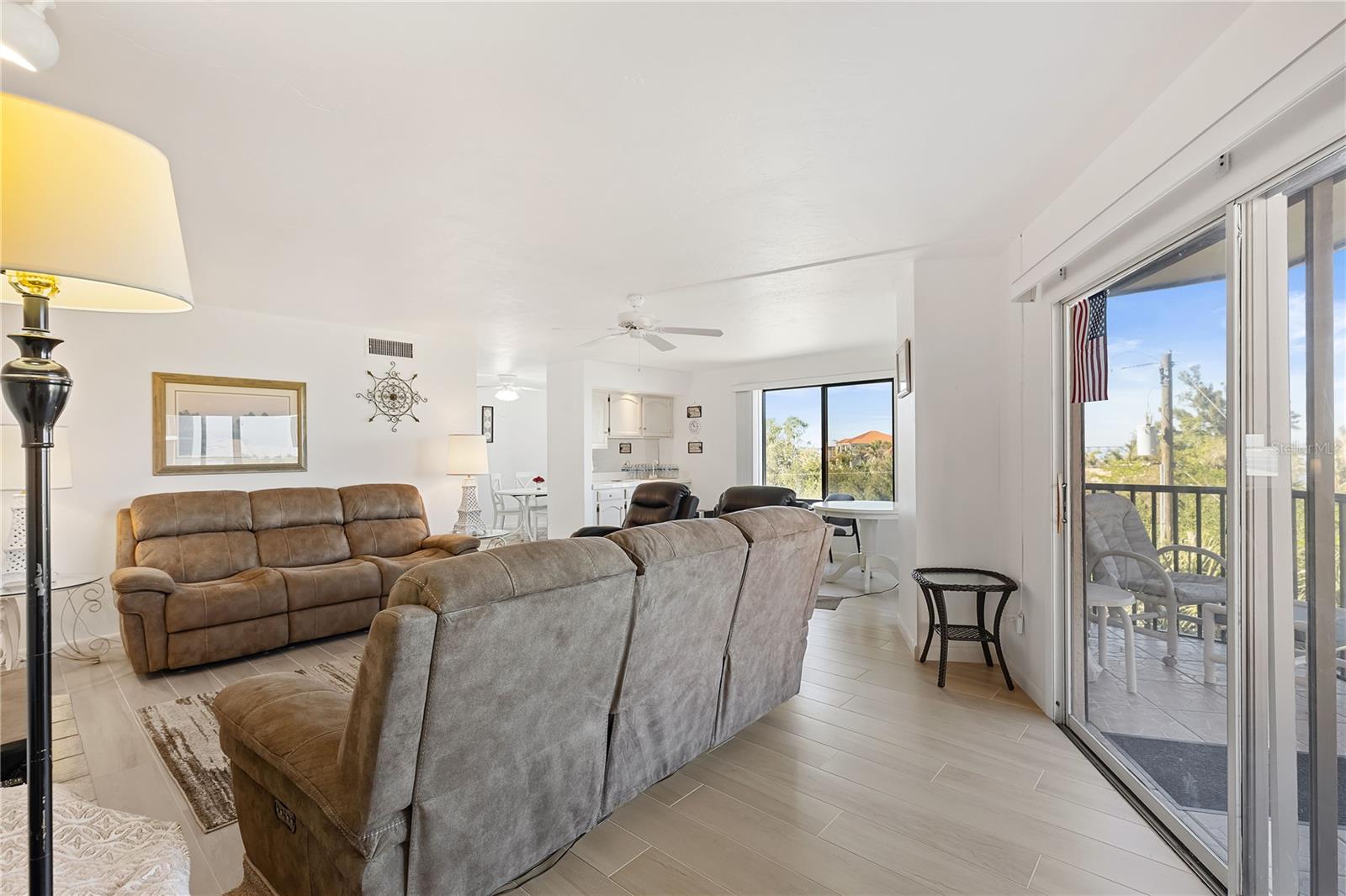 25188 Marion Ave #e208 Property Photo 19