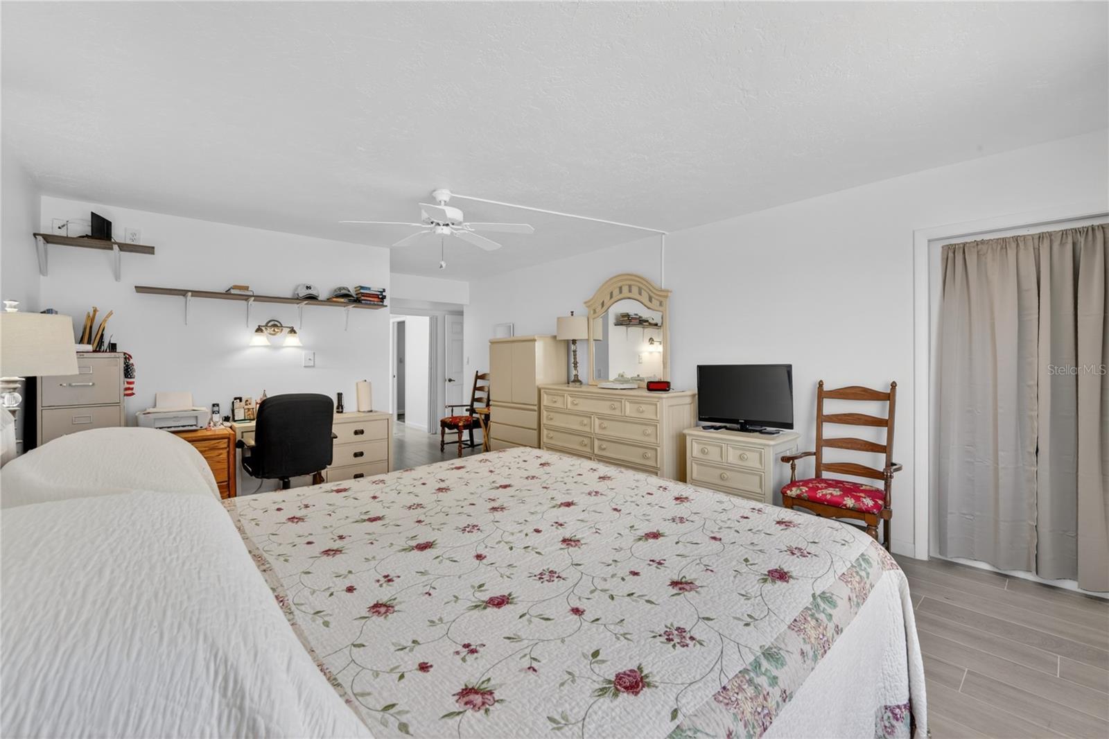25188 Marion Ave #e208 Property Photo 36