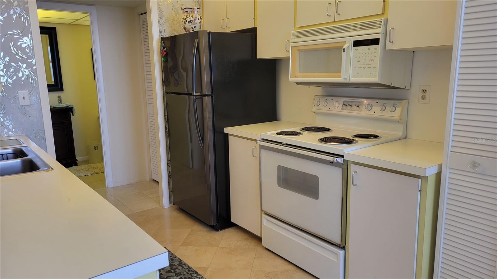 1000 Longboat Club Rd #406 Property Photo 4