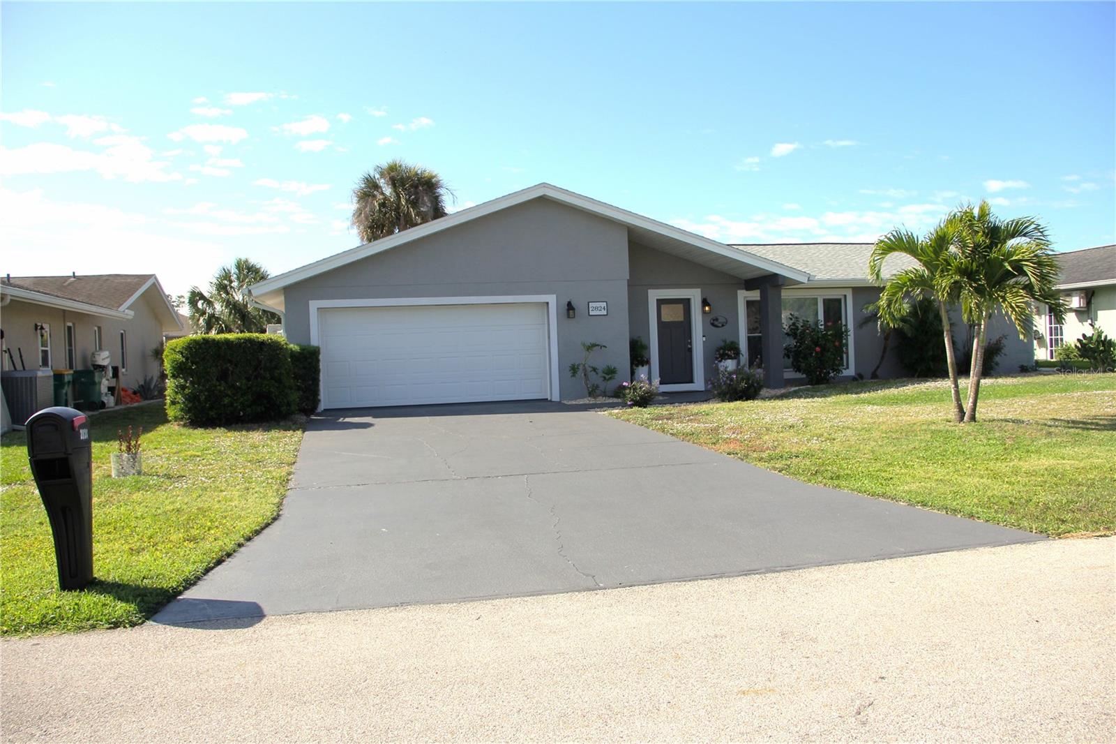 2824 Shannon Dr Property Photo 2