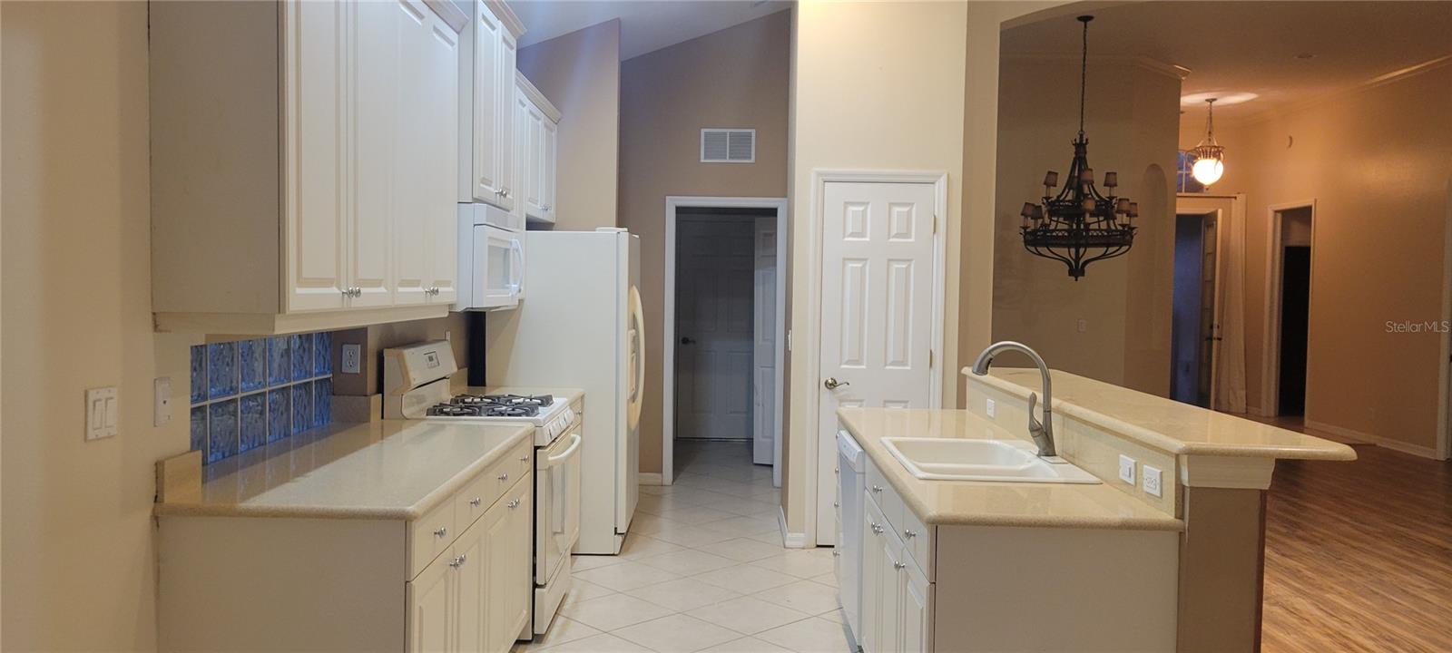 7217 Orchid Island Pl Property Photo 4