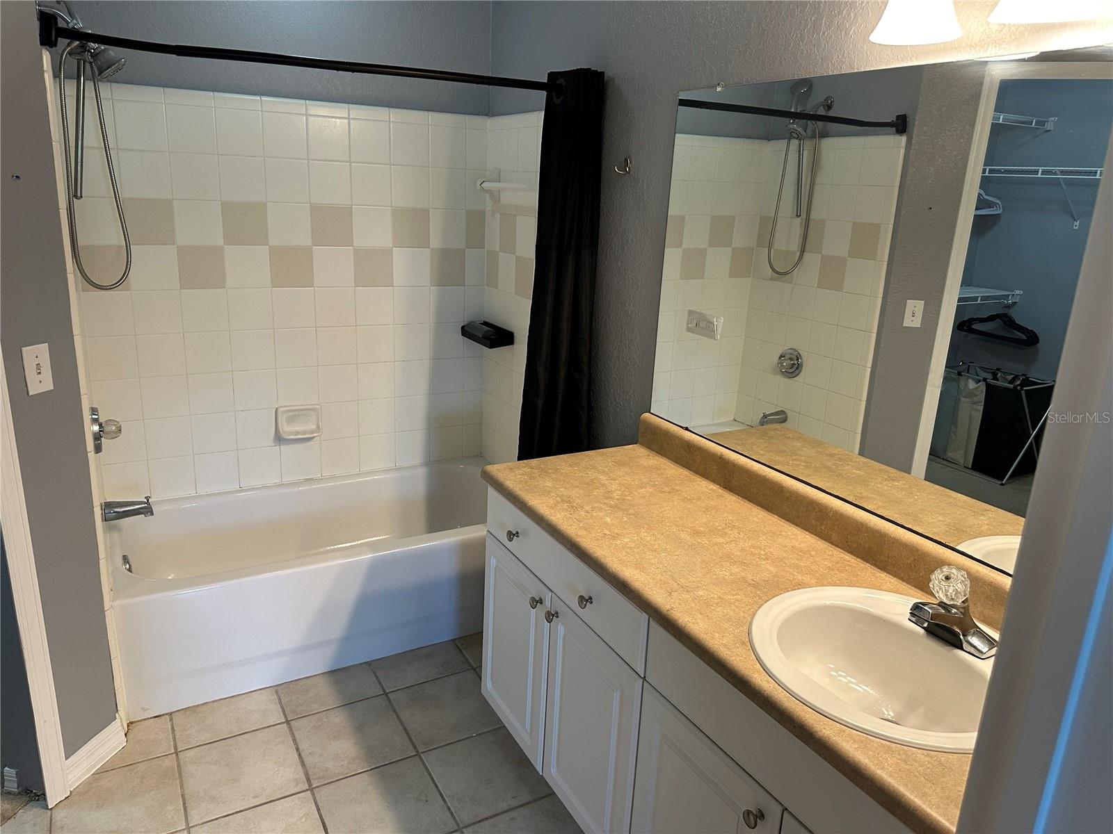 5601 Rosehill Rd #201 Property Photo 6