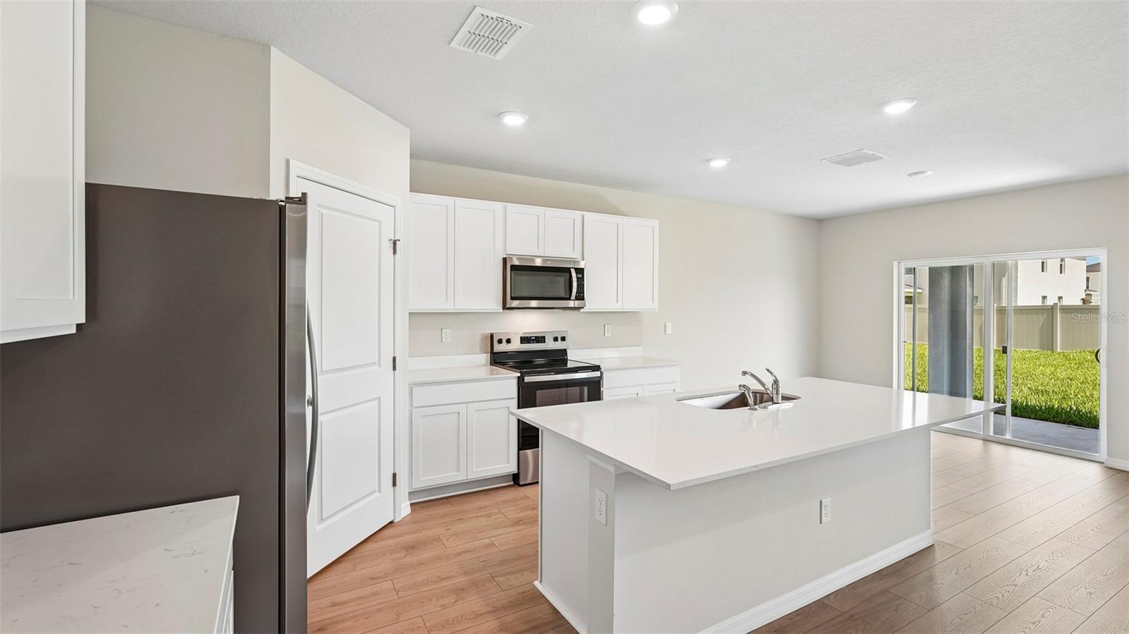 10923 Rabbit Grove Trl Property Photo 3