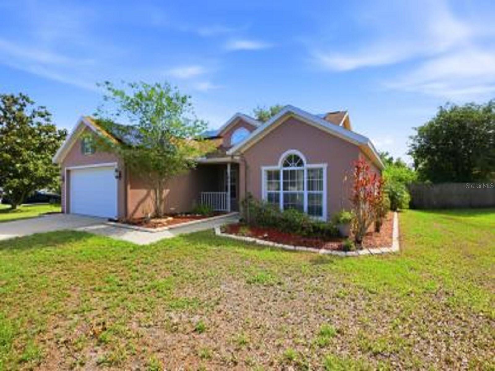 4199 Banbury Cir Property Photo 2
