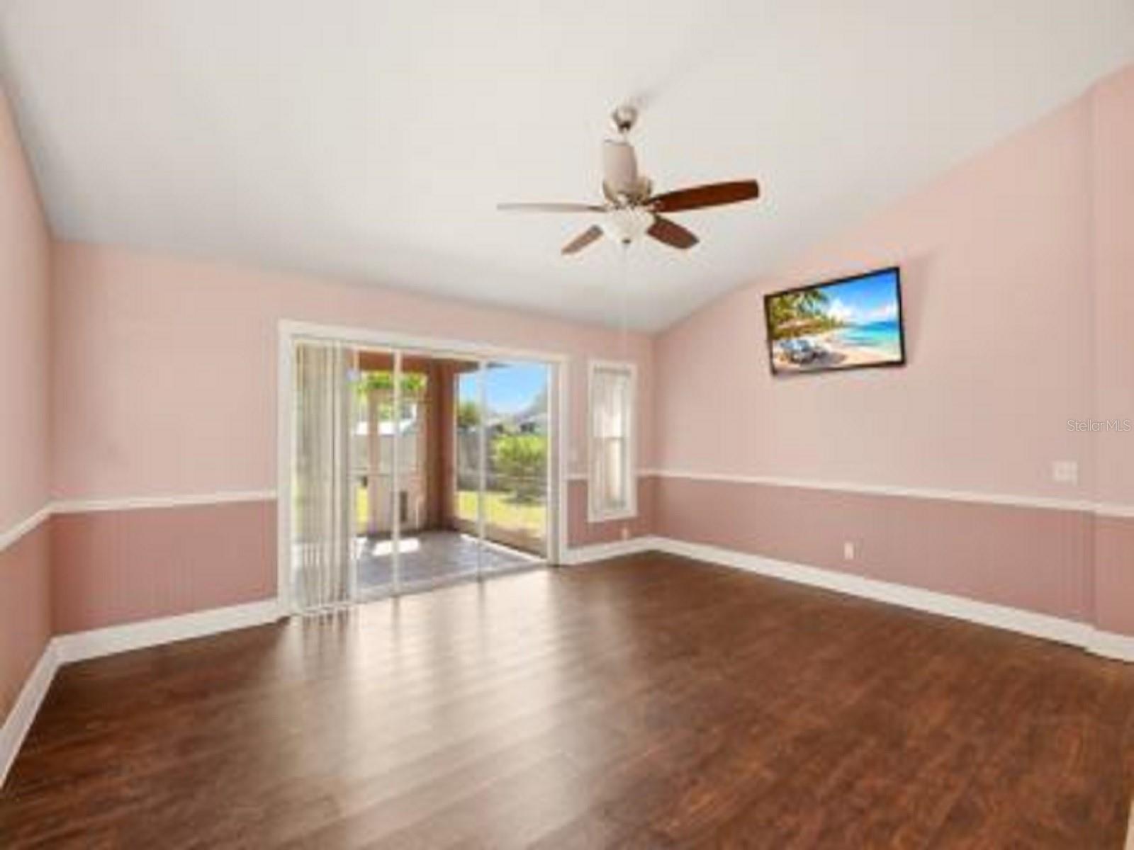 4199 Banbury Cir Property Photo 6