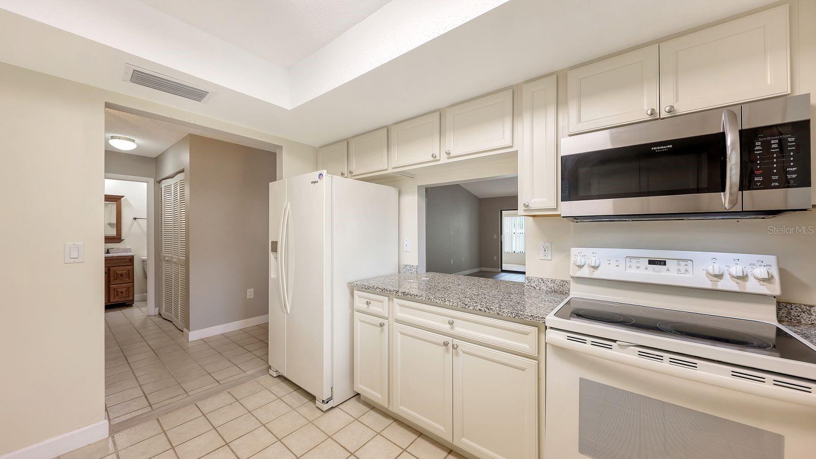 4633 Oak Hill Dr #13 Property Photo 8