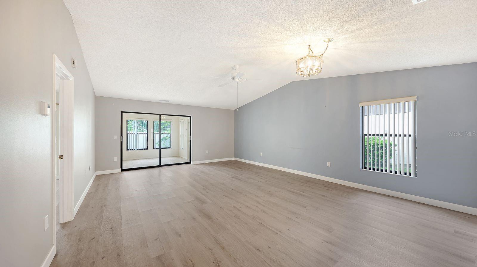 4633 Oak Hill Dr #13 Property Photo 10