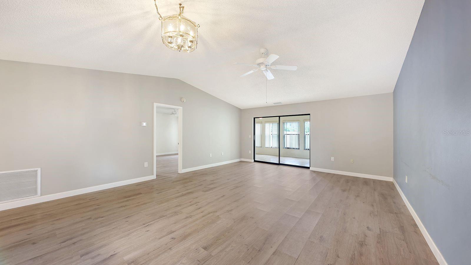 4633 Oak Hill Dr #13 Property Photo 11