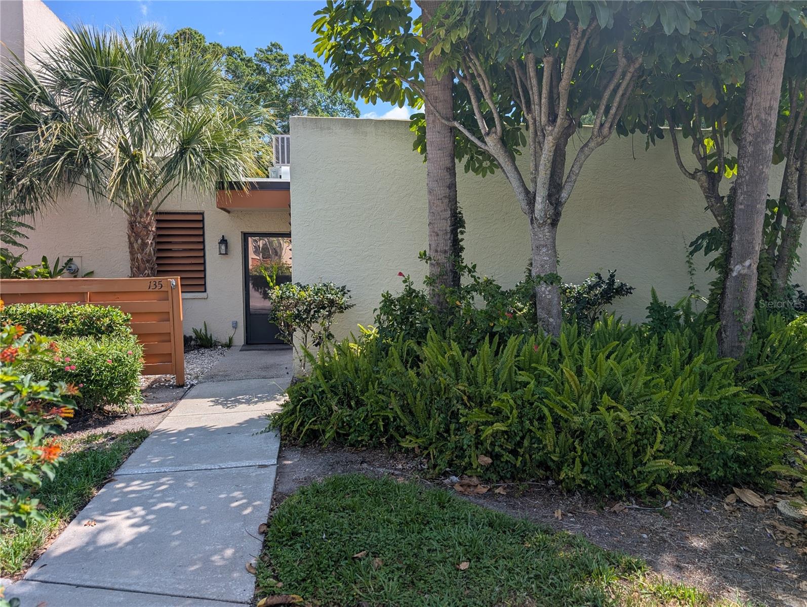 135 WILD PALM DR