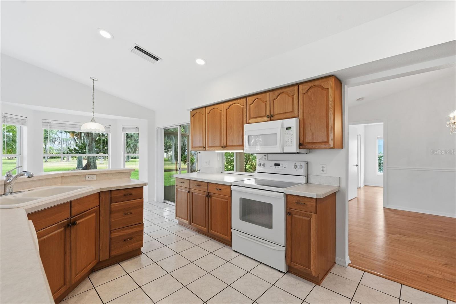 1444 Canberley Ct Property Photo 4