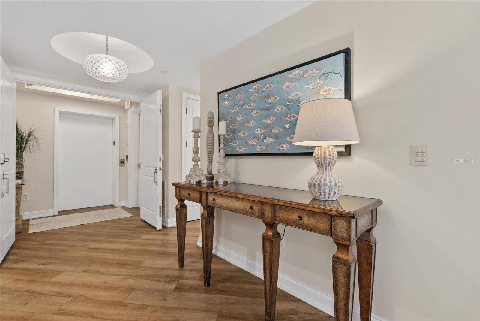 128 Golden Gate Pt #202a Property Photo 3