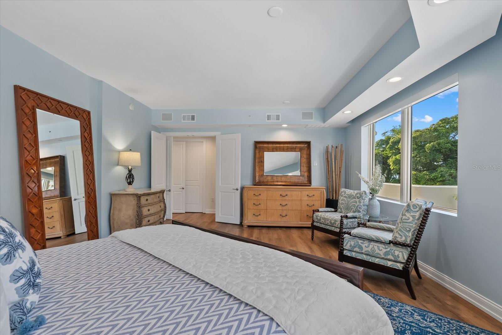128 Golden Gate Pt #202a Property Photo 19