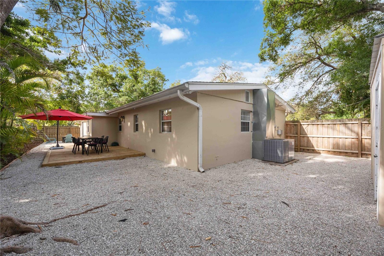 2205 Floyd St Property Photo 37
